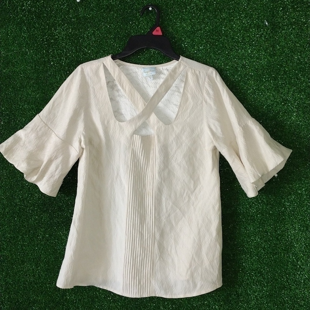 Tracy Reese 100% silk blouse with a bell sleeve 3/4 quarters sleeve